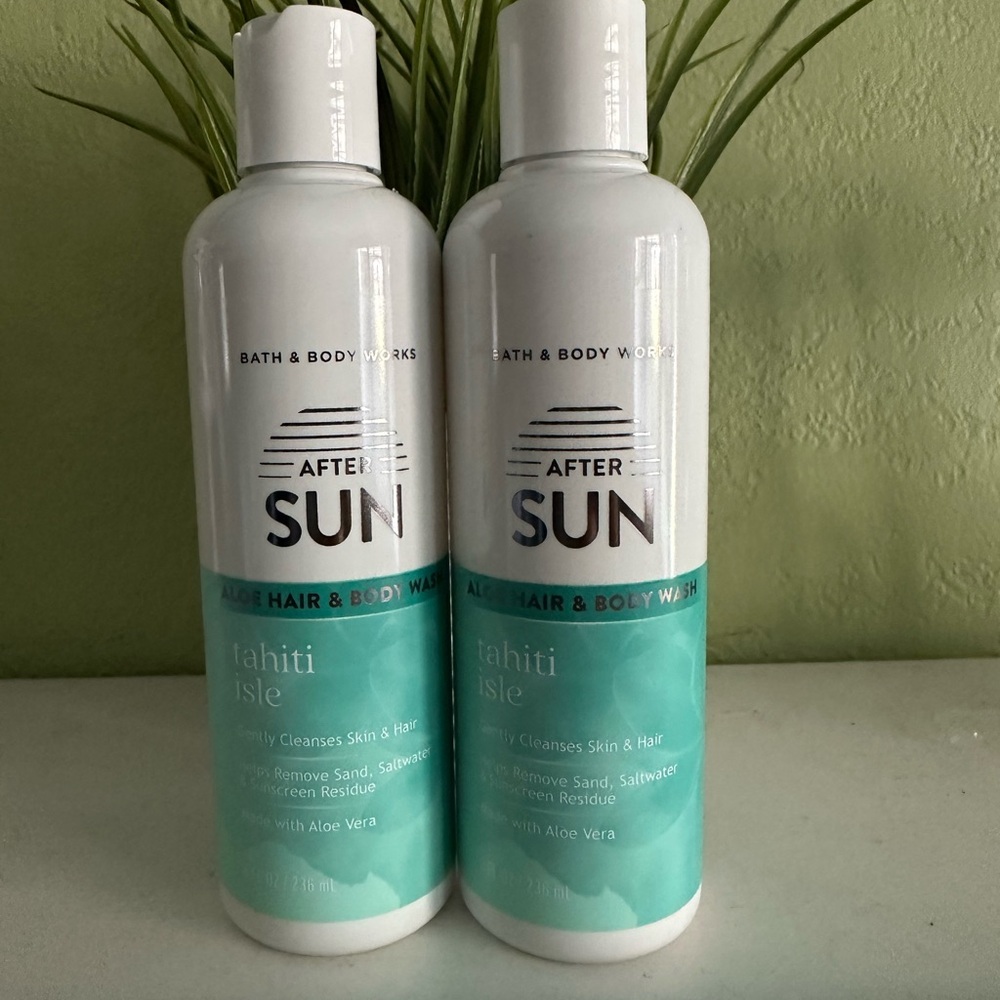 Bath & Body Works White and Green Bath & Body Essentials